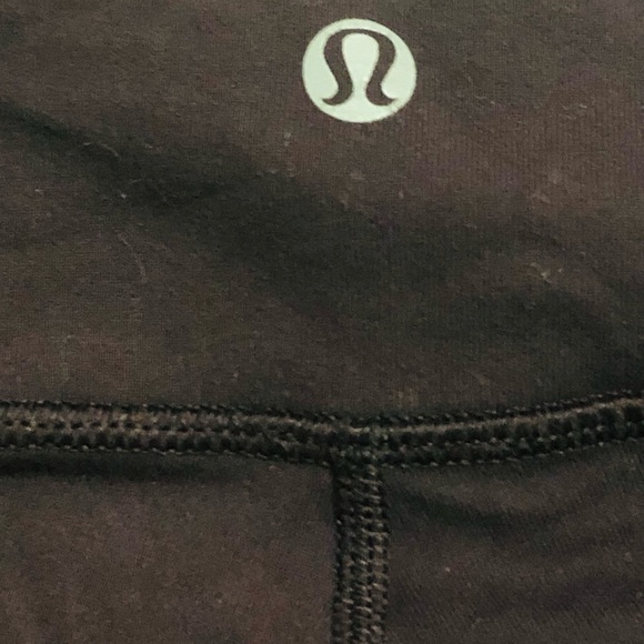 Bordeaux drama wunder unders women’s pants Lululemon size 4 - Picture 3 of 4